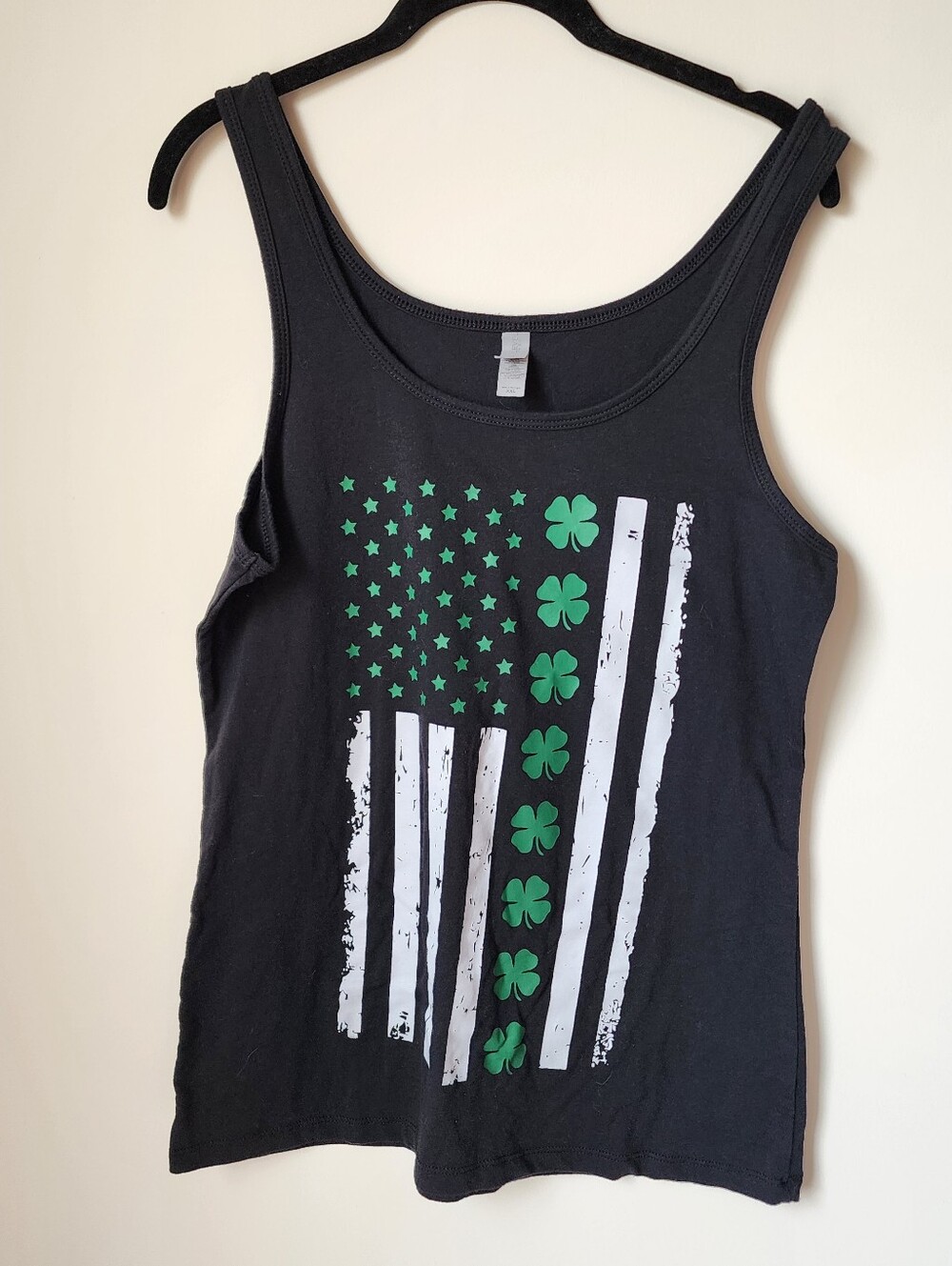 Clover and US Flag Tank